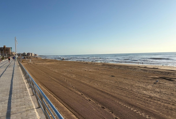 Resale - Apartment - Torrevieja - La Mata