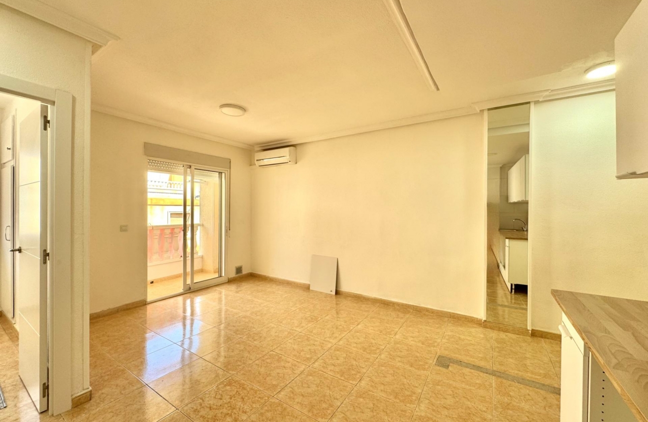 Resale - Apartment - Torrevieja - Centro
