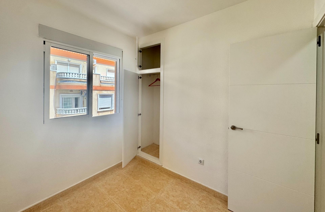 Resale - Apartment - Torrevieja - Centro