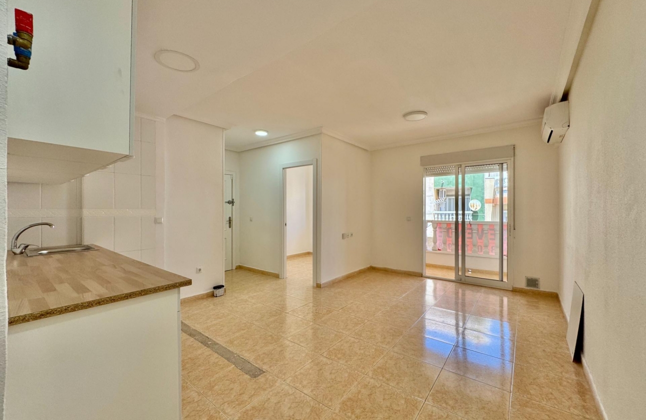 Resale - Apartment - Torrevieja - Centro