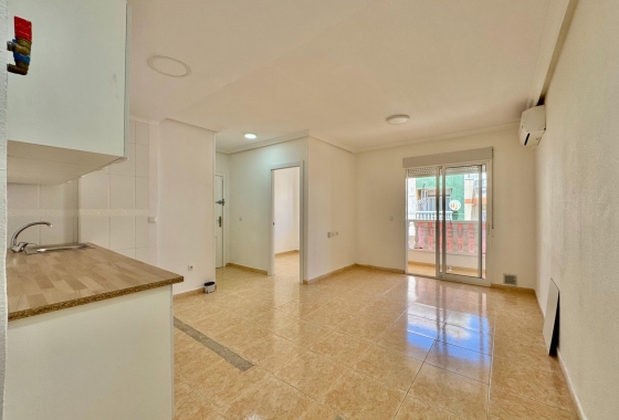 Resale - Apartment - Torrevieja - Centro