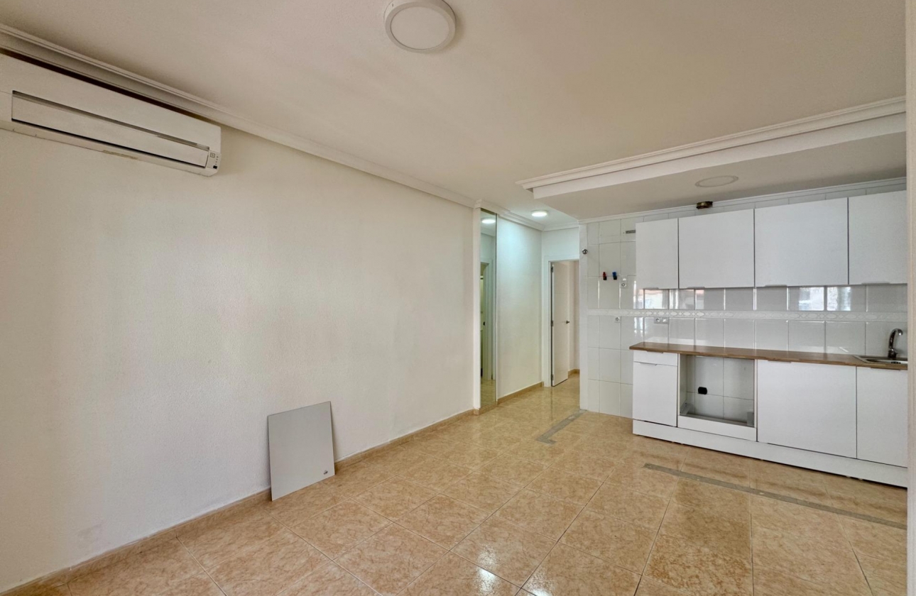 Resale - Apartment - Torrevieja - Centro