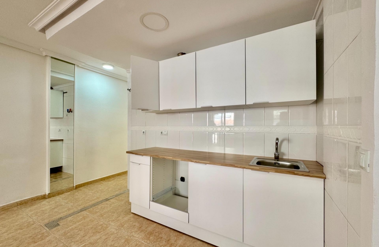 Resale - Apartment - Torrevieja - Centro