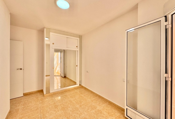 Resale - Apartment - Torrevieja - Centro