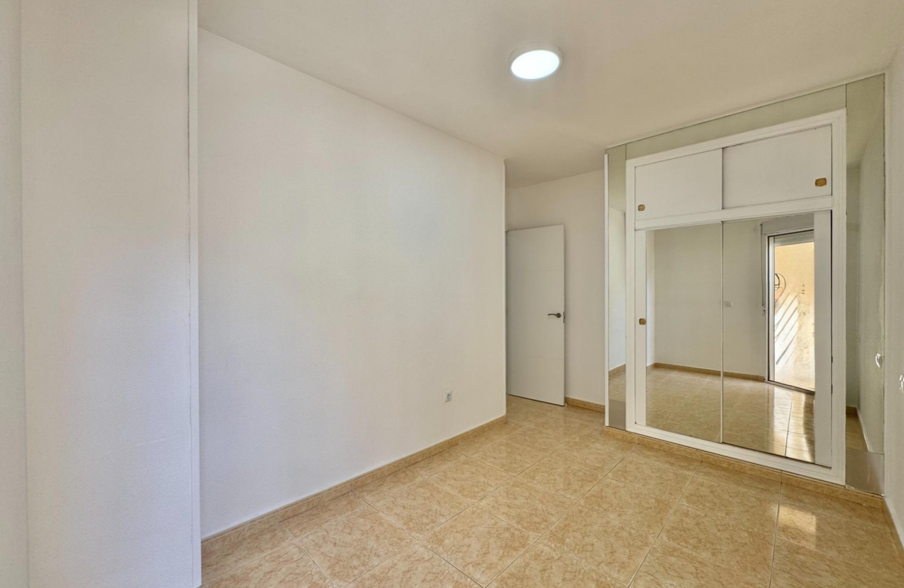 Resale - Apartment - Torrevieja - Centro