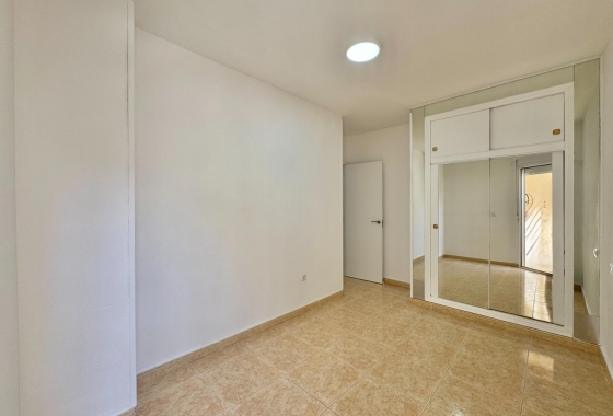 Resale - Apartment - Torrevieja - Centro