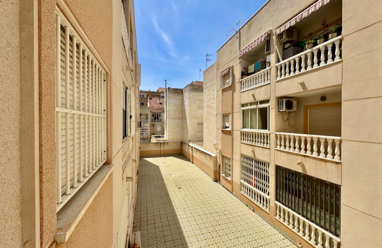 Resale - Apartment - Torrevieja - Centro