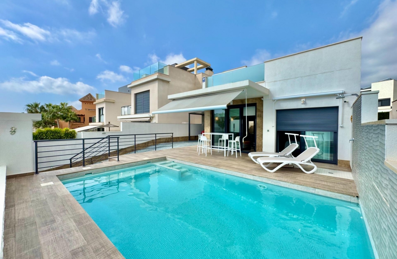 Resale - Villa - San Miguel de Salinas - Bellavista