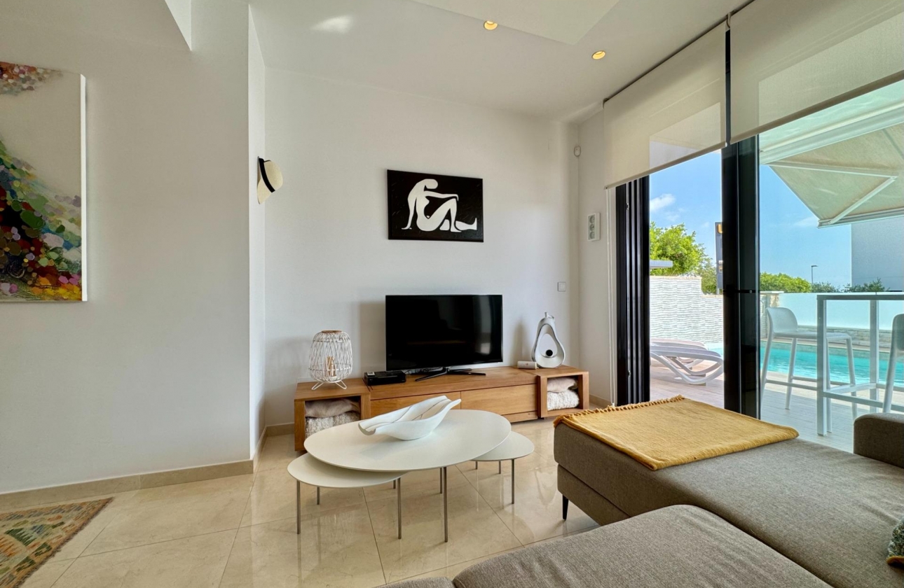 Resale - Villa - San Miguel de Salinas - Bellavista