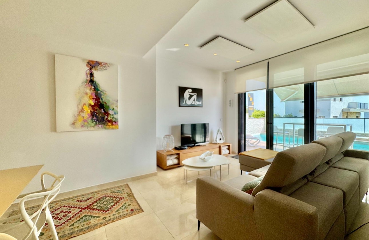 Resale - Villa - San Miguel de Salinas - Bellavista