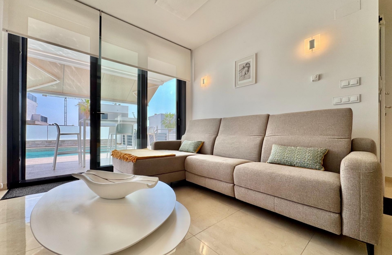 Resale - Villa - San Miguel de Salinas - Bellavista