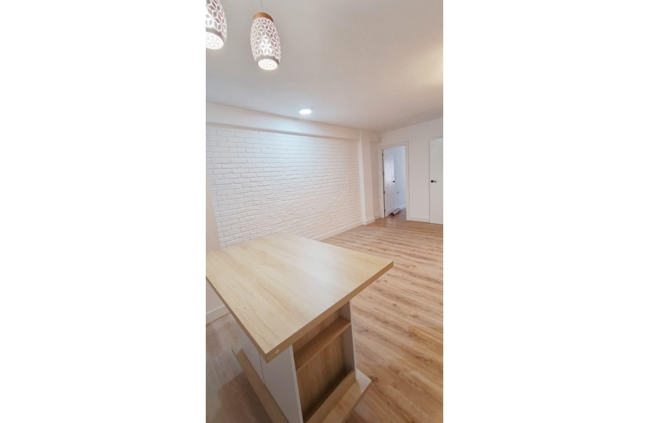 Resale - Apartment - Torrevieja - Centro