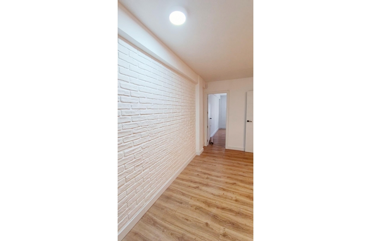 Resale - Apartment - Torrevieja - Centro