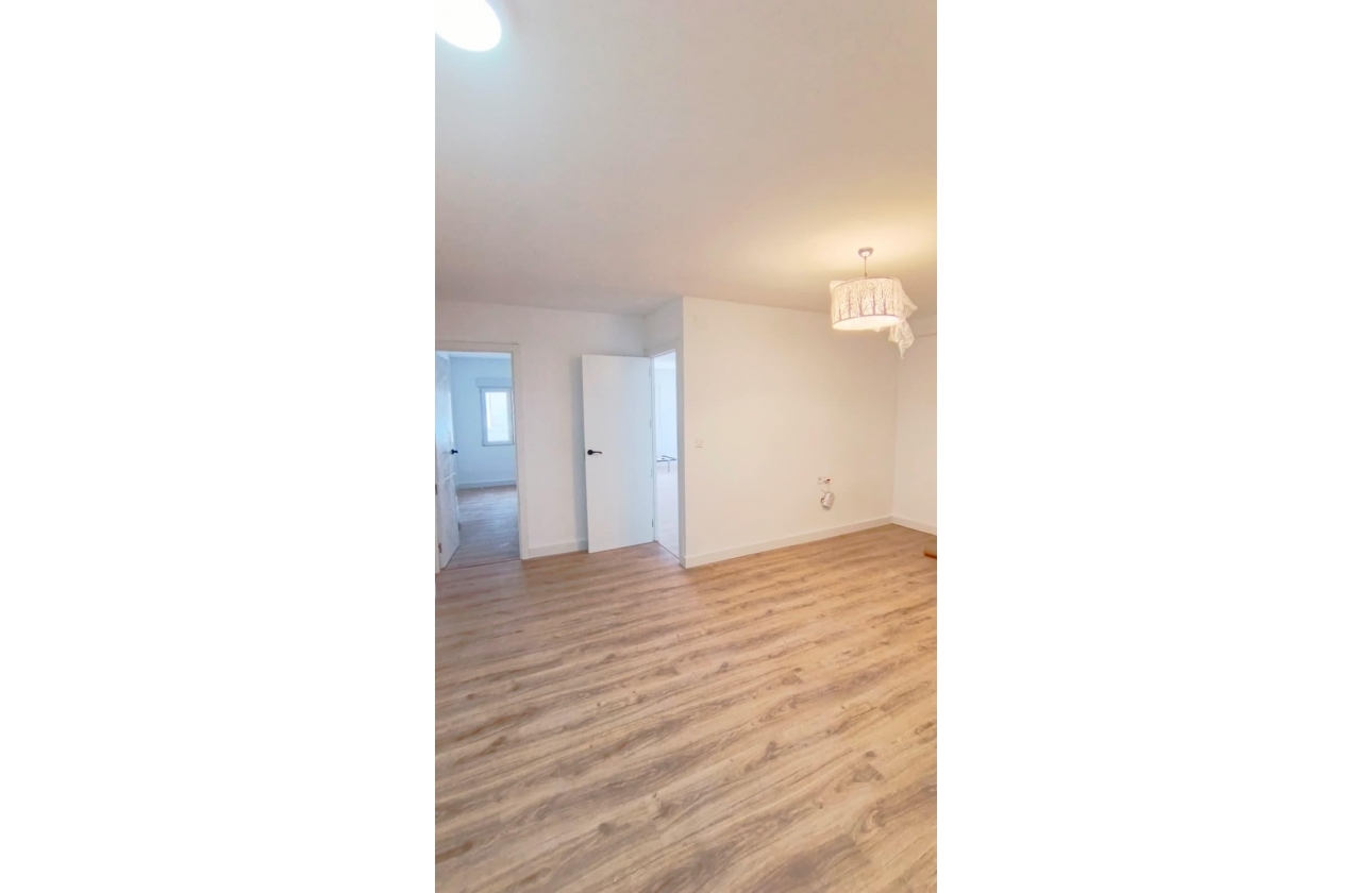 Resale - Apartment - Torrevieja - Centro
