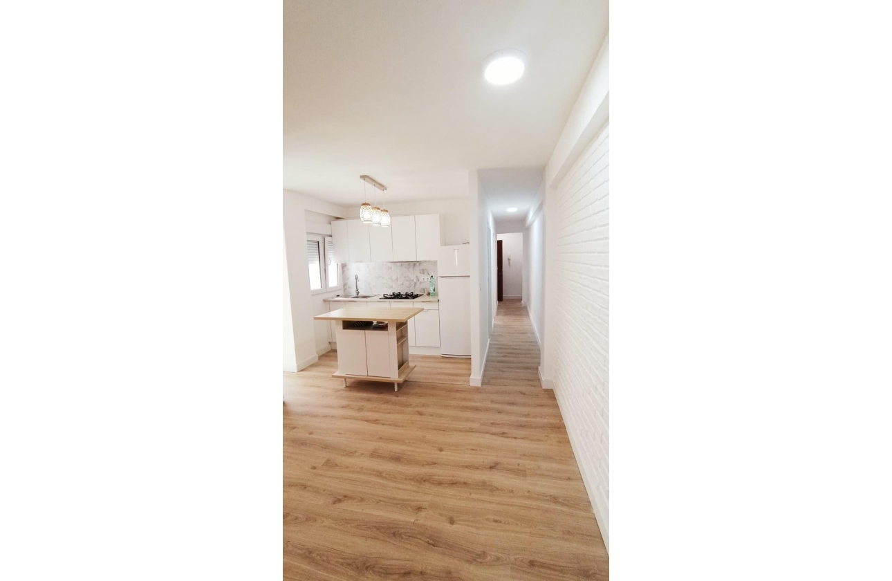 Resale - Apartment - Torrevieja - Centro