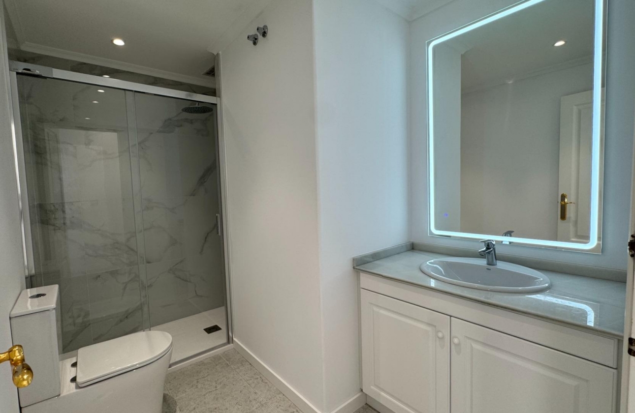 Resale - Apartment - Orihuela Costa - Villamartín-Las Filipinas