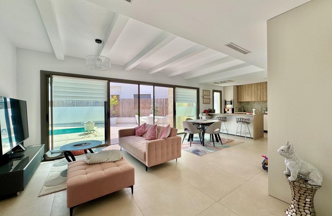 Resale - Villa - San Miguel de Salinas - Blue Lagoon - Galán