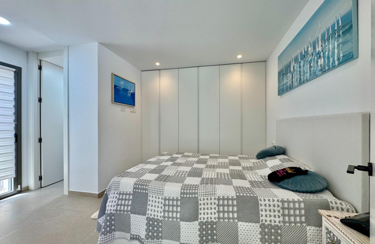 Resale - Villa - San Miguel de Salinas - Blue Lagoon - Galán