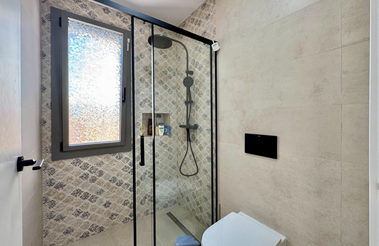 Resale - Villa - San Miguel de Salinas - Blue Lagoon - Galán