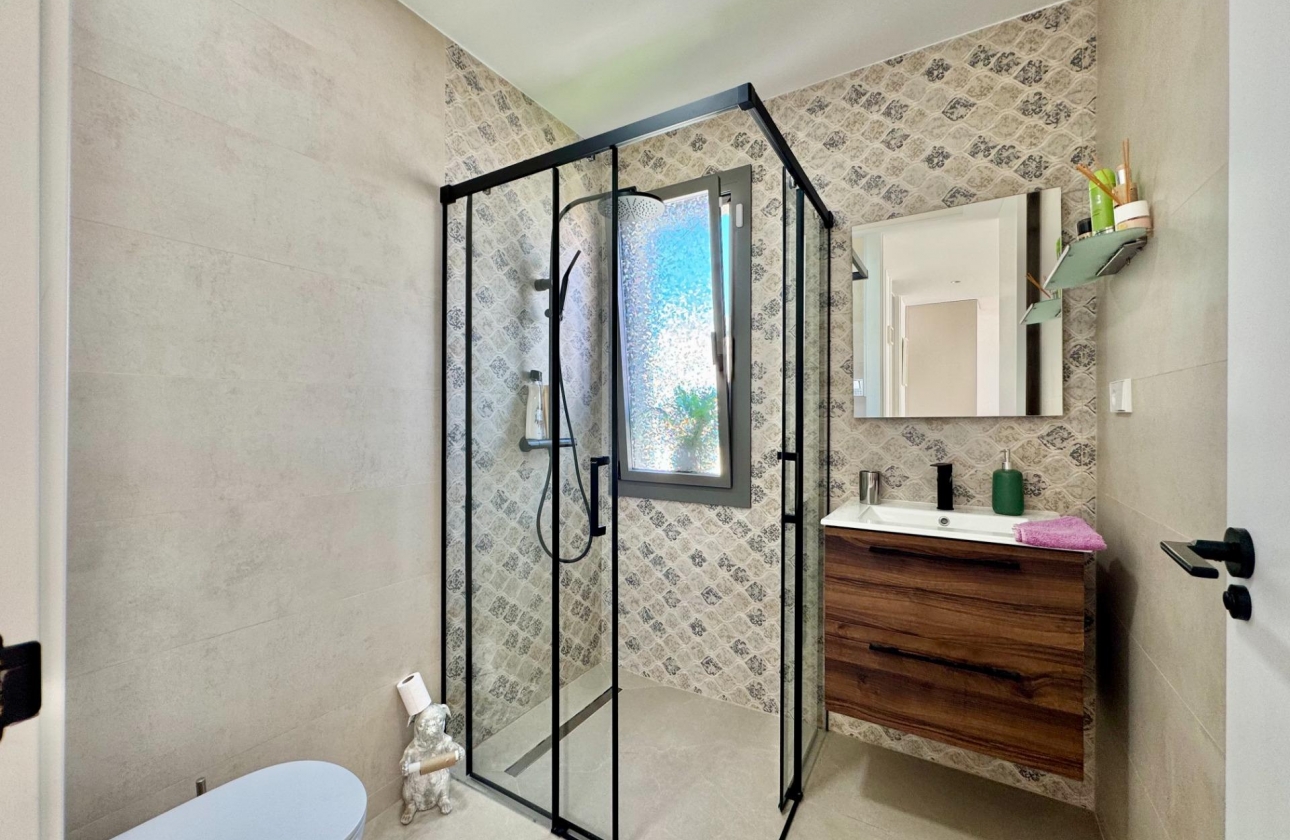 Resale - Villa - San Miguel de Salinas - Blue Lagoon - Galán