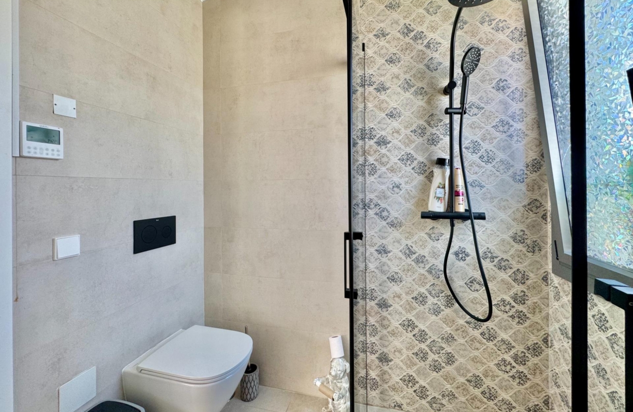 Resale - Villa - San Miguel de Salinas - Blue Lagoon - Galán