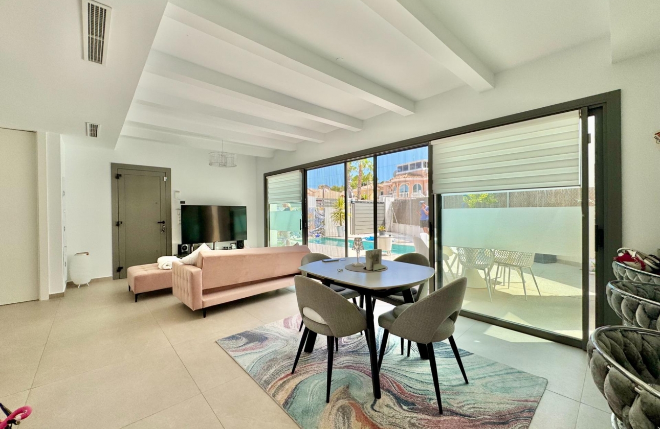 Resale - Villa - San Miguel de Salinas - Blue Lagoon - Galán