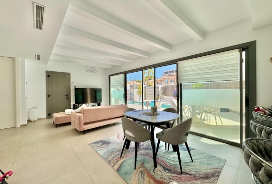Resale - Villa - San Miguel de Salinas - Blue Lagoon - Galán