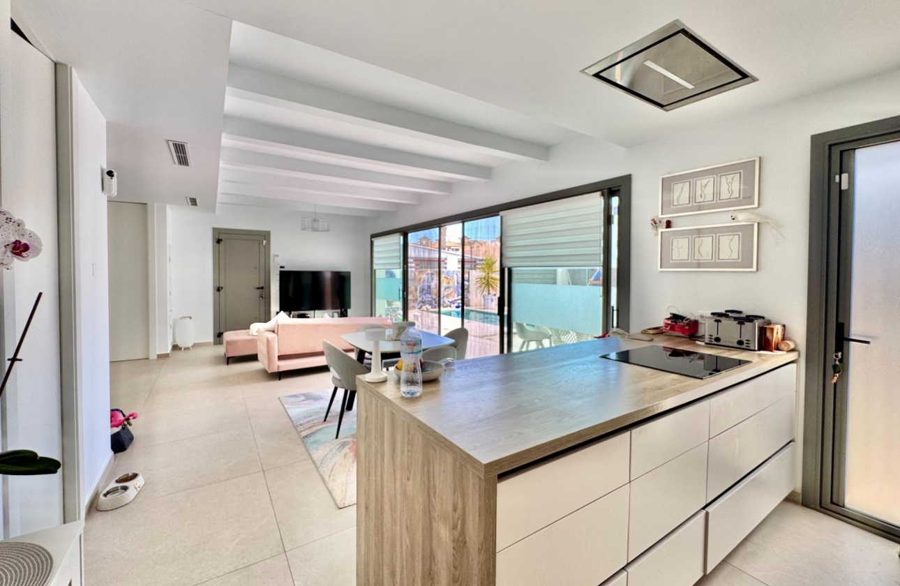Resale - Villa - San Miguel de Salinas - Blue Lagoon - Galán