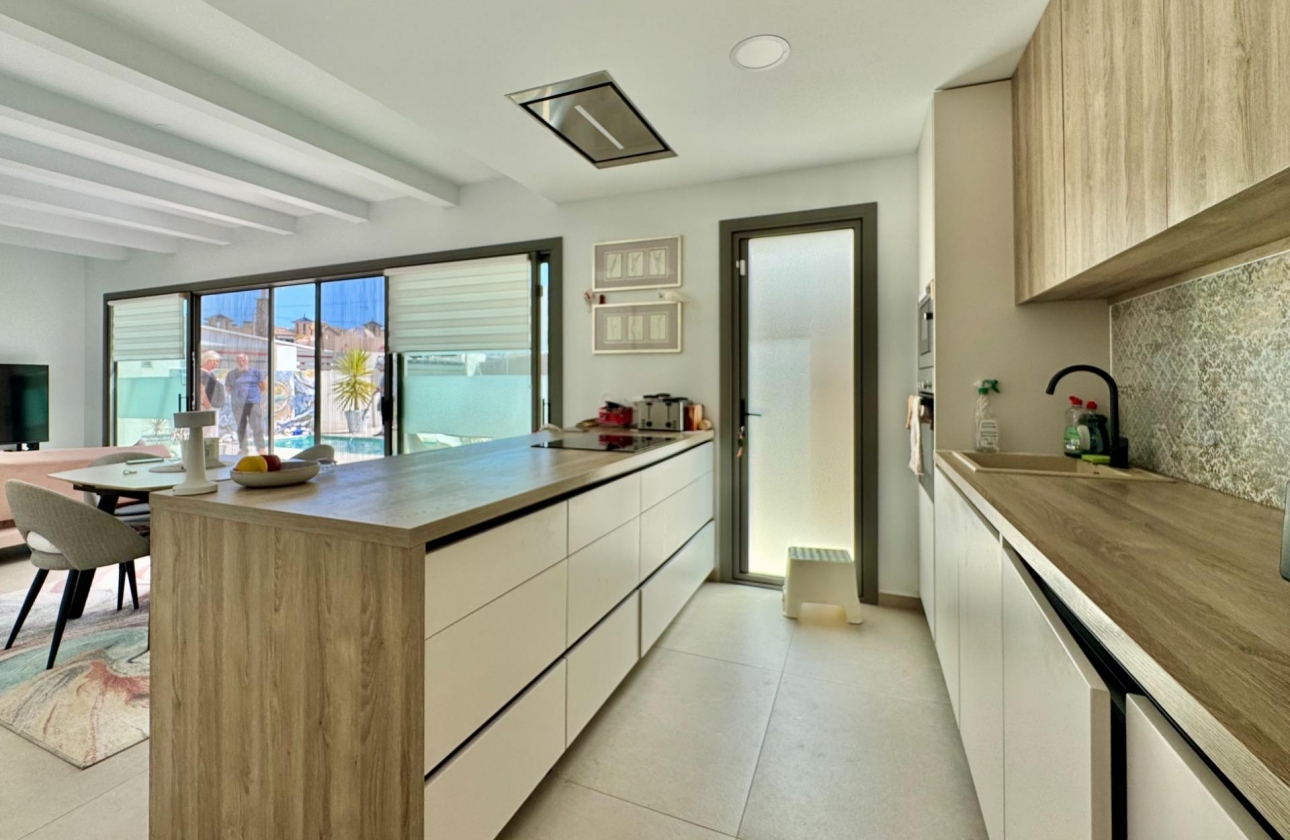 Resale - Villa - San Miguel de Salinas - Blue Lagoon - Galán