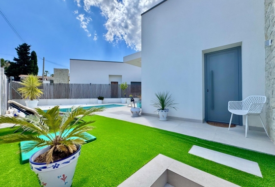 Resale - Villa - San Miguel de Salinas - Blue Lagoon - Galán