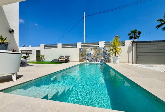 Resale - Villa - San Miguel de Salinas - Blue Lagoon - Galán