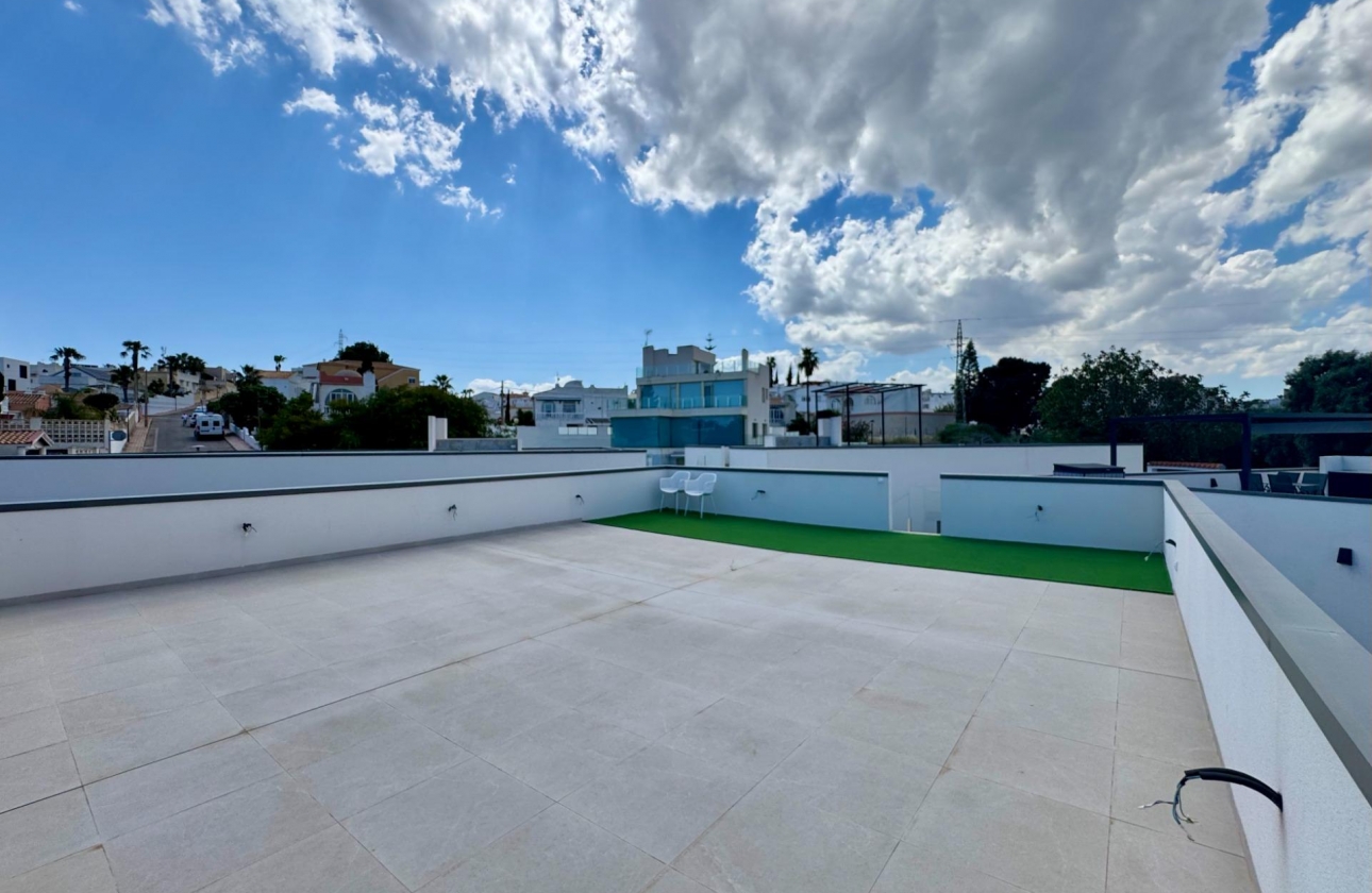 Resale - Villa - San Miguel de Salinas - Blue Lagoon - Galán