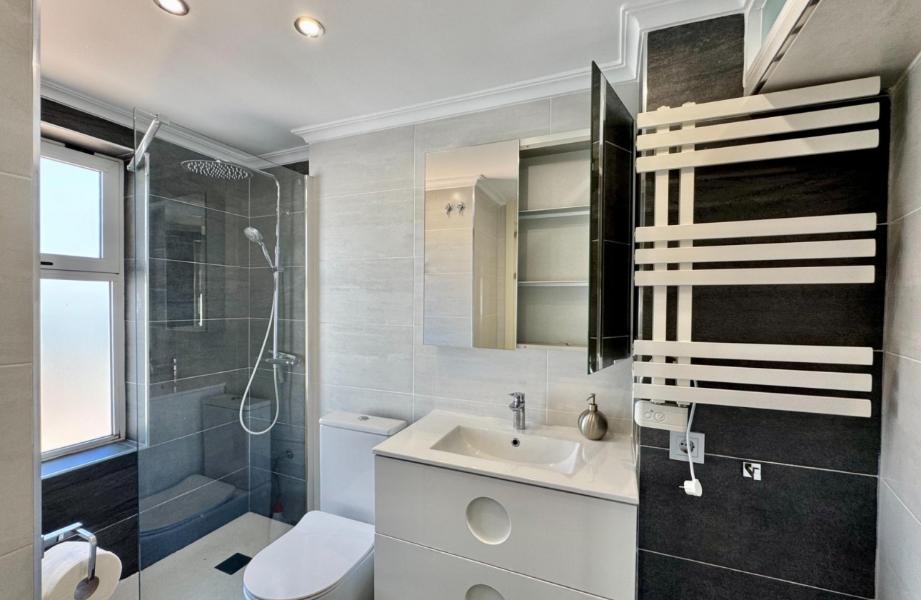 Resale - Apartment - Orihuela Costa - Punta Prima