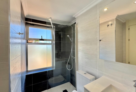 Resale - Apartment - Orihuela Costa - Punta Prima