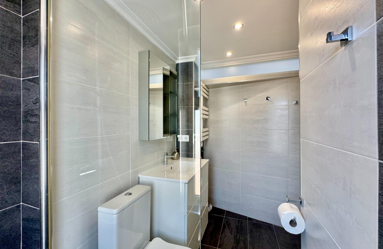 Resale - Apartment - Orihuela Costa - Punta Prima