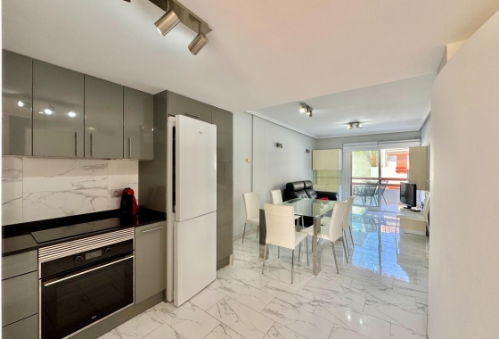 Resale - Apartment - Orihuela Costa - Punta Prima