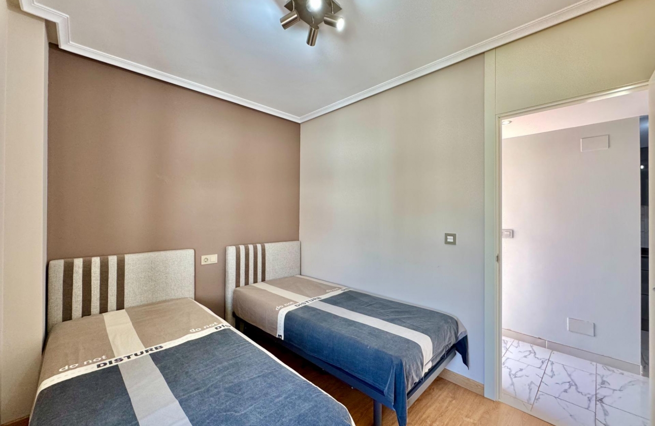 Resale - Apartment - Orihuela Costa - Punta Prima