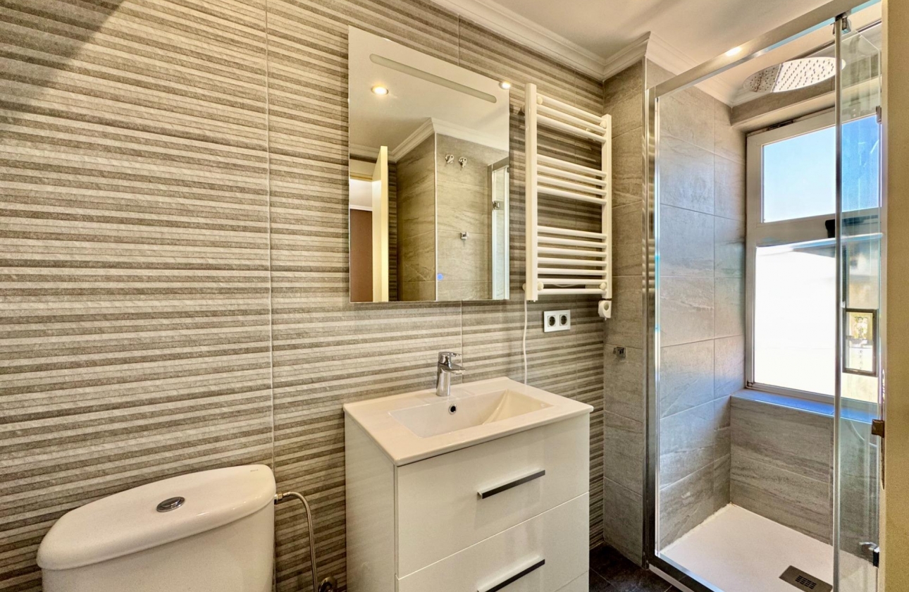 Resale - Apartment - Orihuela Costa - Punta Prima