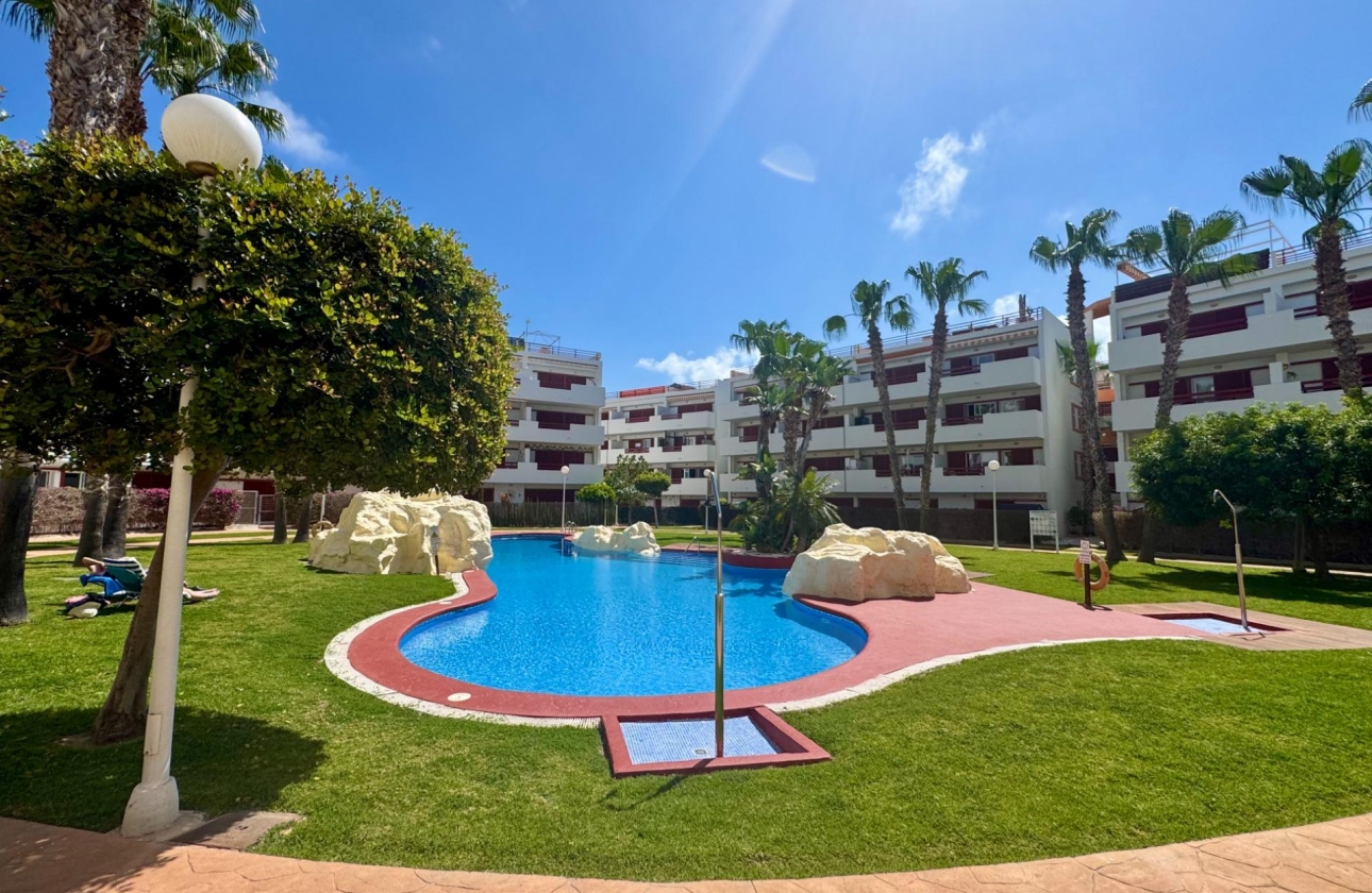 Resale - Apartment - Orihuela Costa - Punta Prima