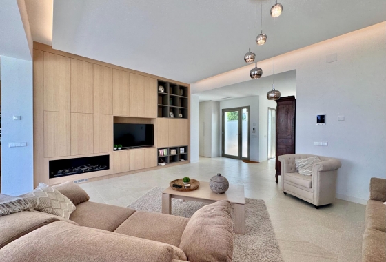Resale - Villa - Orihuela - Las Colinas Golf
