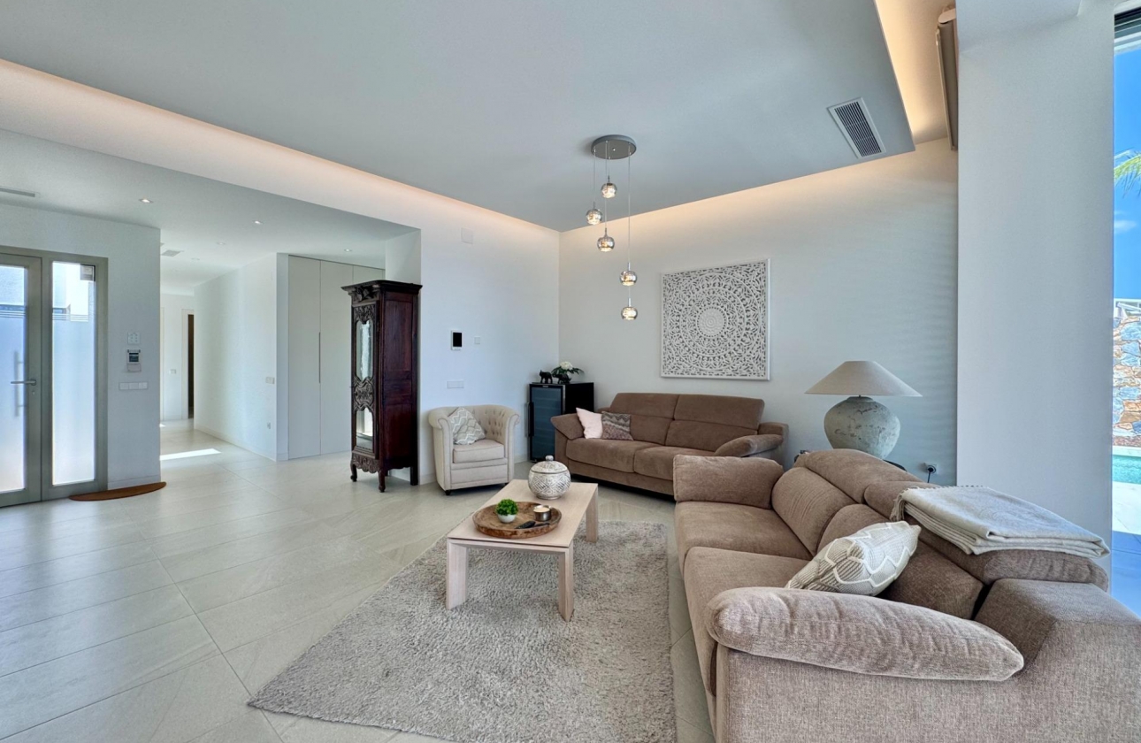 Resale - Villa - Orihuela - Las Colinas Golf