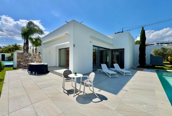 Resale - Villa - Orihuela - Las Colinas Golf