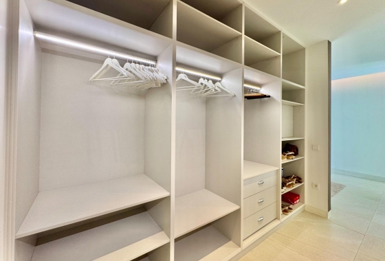 Resale - Villa - Orihuela - Las Colinas Golf