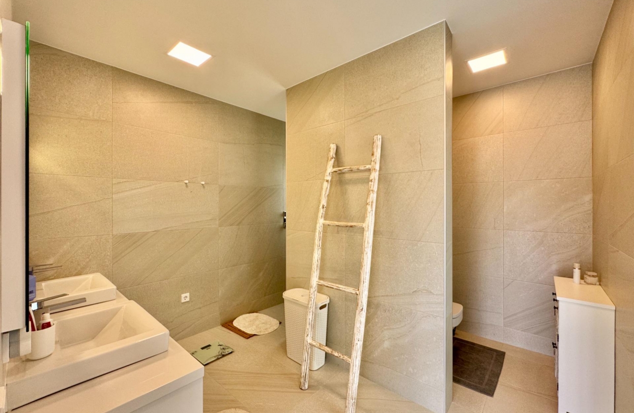 Resale - Villa - Orihuela - Las Colinas Golf