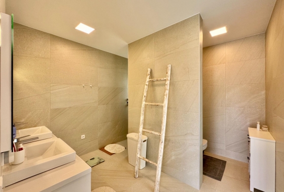 Resale - Villa - Orihuela - Las Colinas Golf
