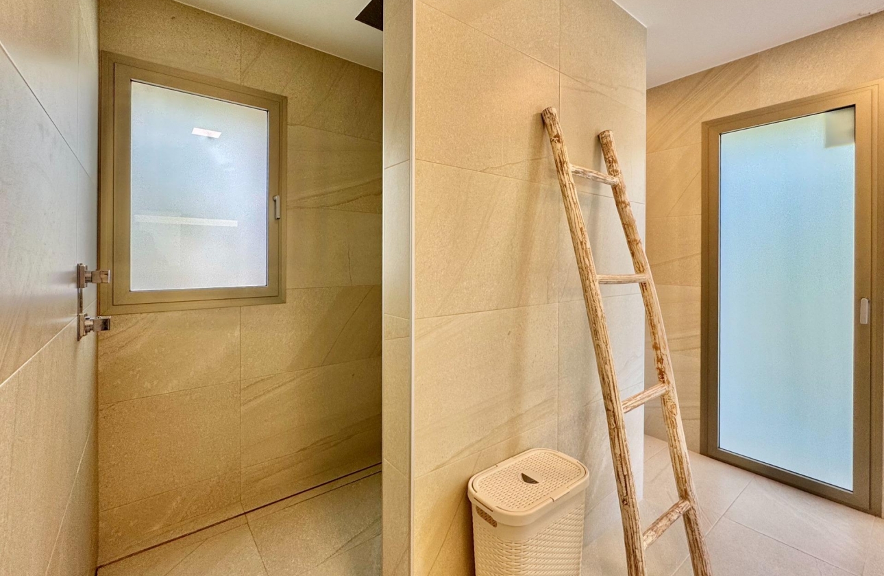 Resale - Villa - Orihuela - Las Colinas Golf