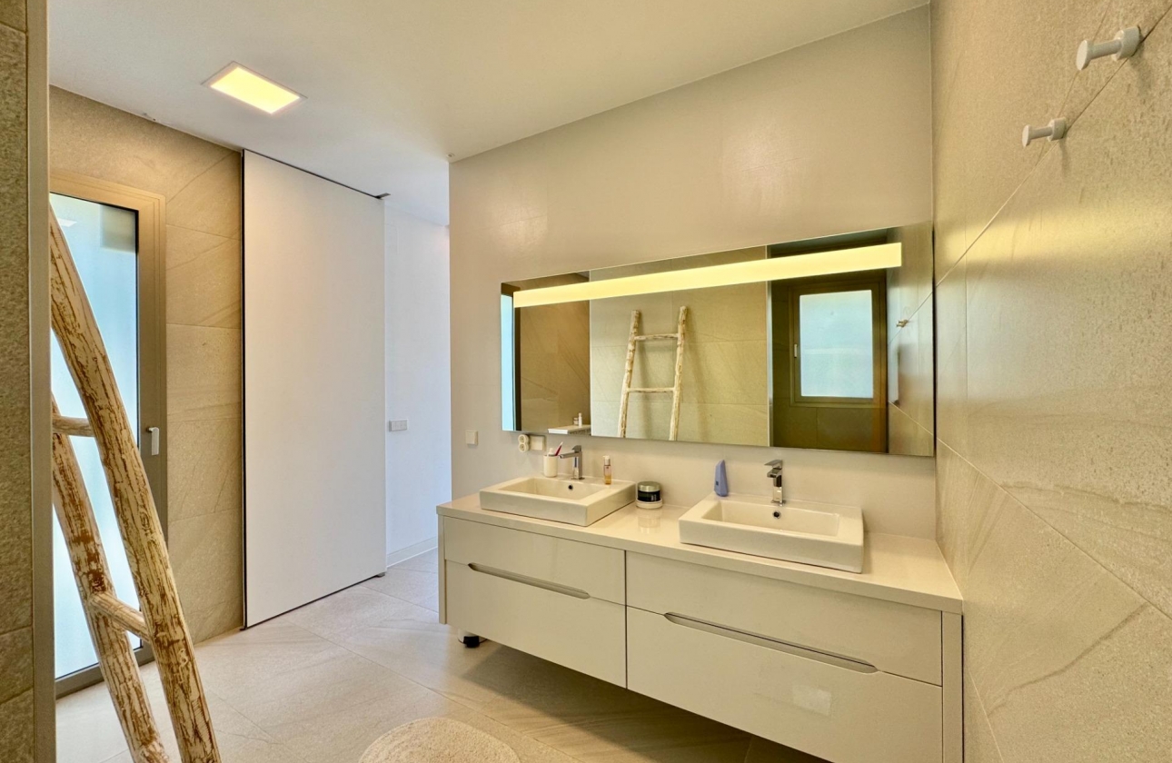 Resale - Villa - Orihuela - Las Colinas Golf