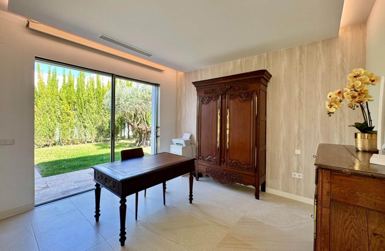 Resale - Villa - Orihuela - Las Colinas Golf