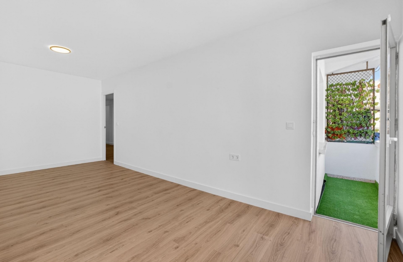 Resale - Apartment - Torrevieja - Centro