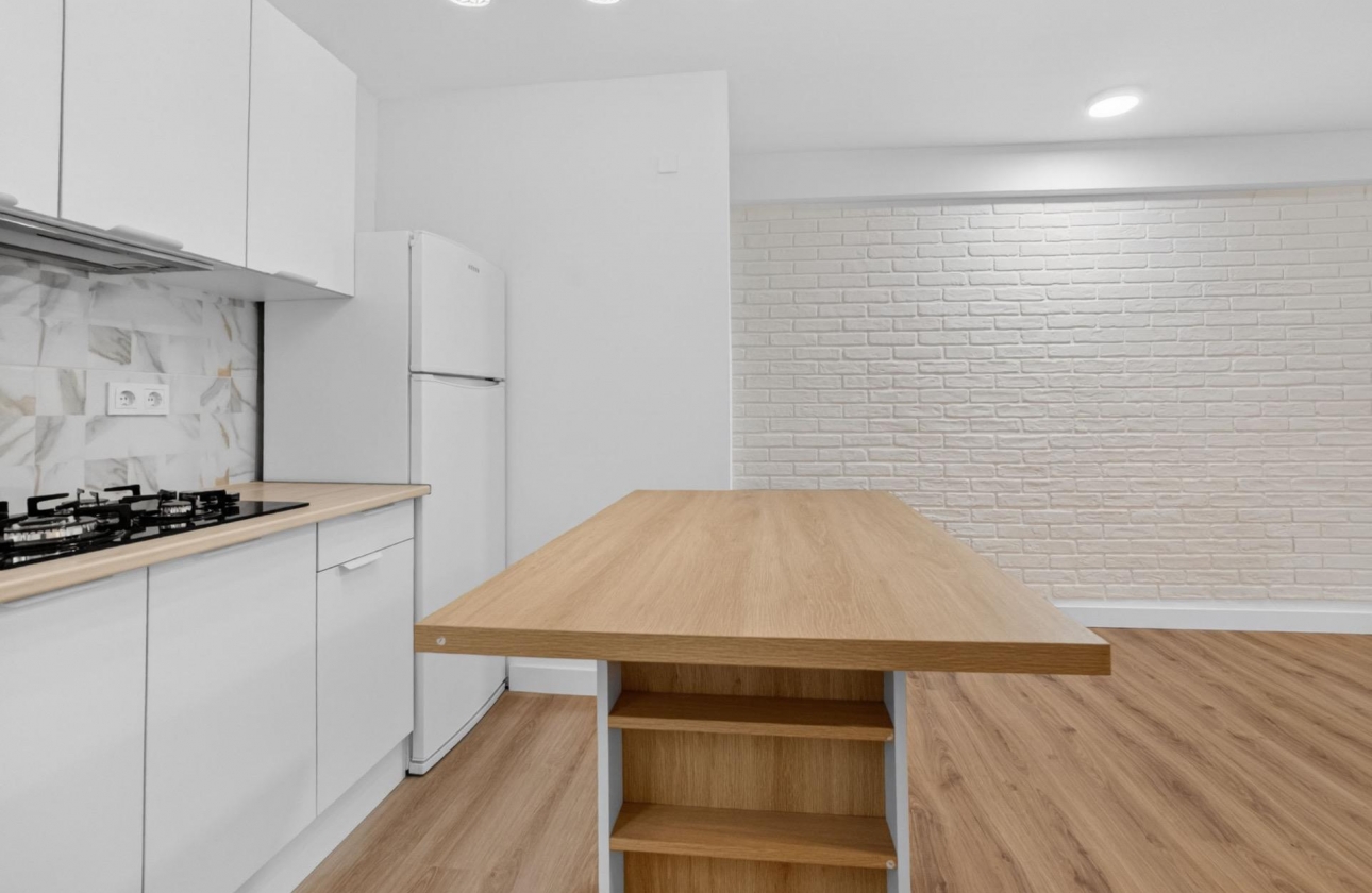 Resale - Apartment - Torrevieja - Centro